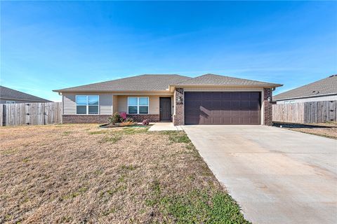 Photo of 2709 Murphy Street, Pea Ridge, AR 72751 (MLS # 1329672)