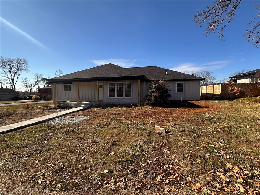 Welcome to this stunning new construction located close to everything NWA has to offer. 3 Bedrooms, 2 Bath, 1 Car Garage, Corner lot, Close to shopping centers, schools and parks.