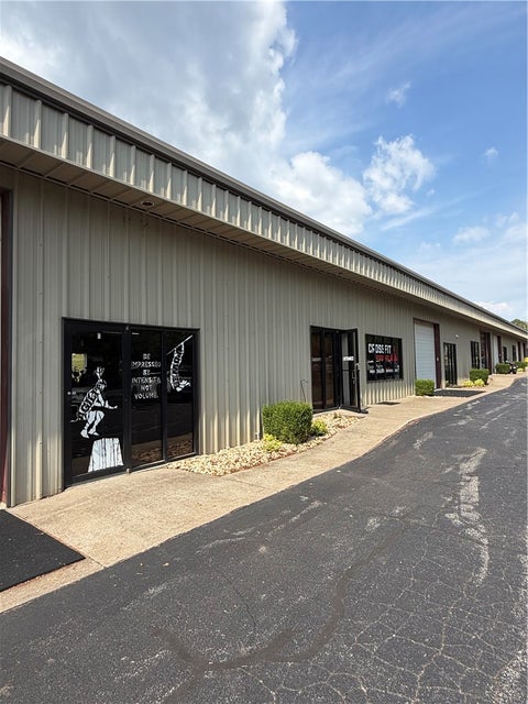 Photo of 6028 W Stoney Brook Road Suites 8-10 #Suites 8-10, Rogers, AR 72758 (MLS # 1363862)