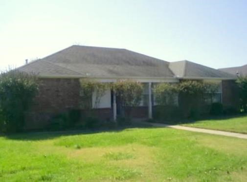 Showings start August 1st once vacant. Additional $75/month for 6-month lease term.