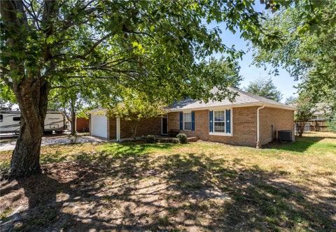 Photo of 1624 Hefton Street, Siloam Springs, AR 72761 (MLS # 1362232)