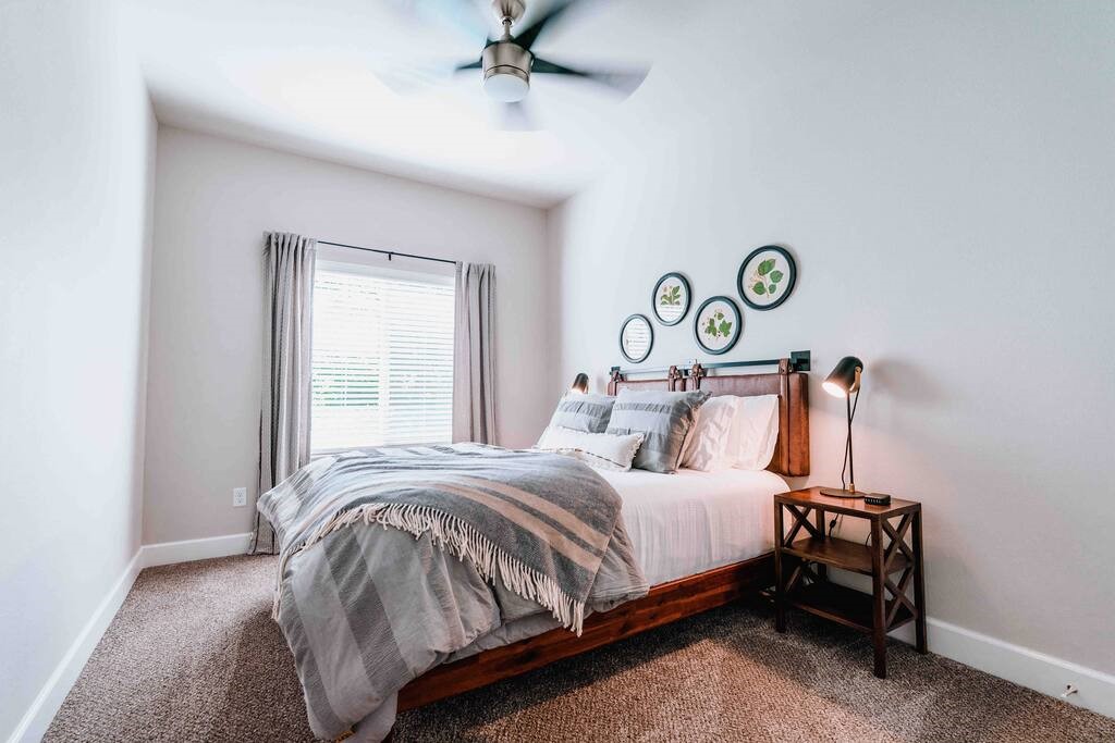 5TH N DICKSON TOWNHOUSES HPR-BENTONVILLE - Residential Lease