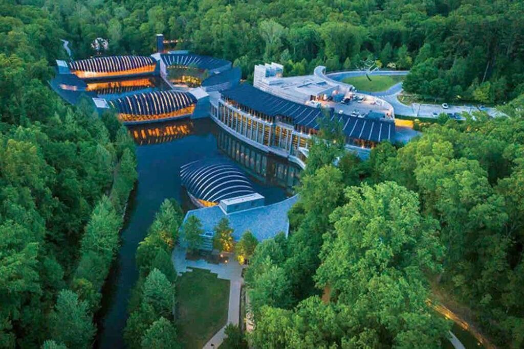 5TH N DICKSON TOWNHOUSES HPR-BENTONVILLE - Residential Lease