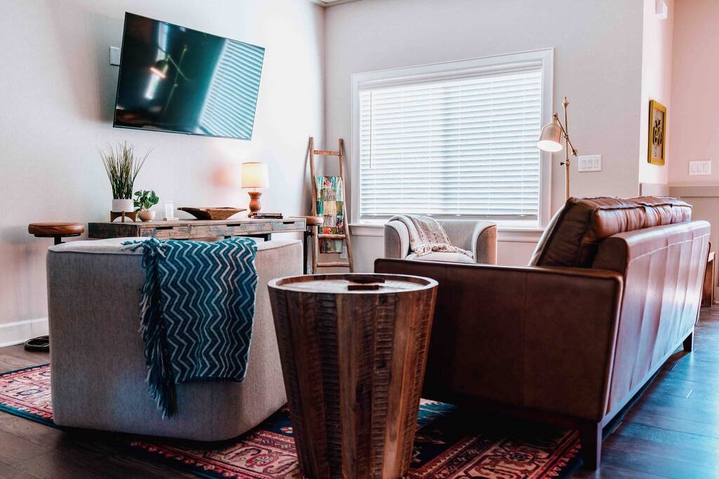 5TH N DICKSON TOWNHOUSES HPR-BENTONVILLE - Residential Lease