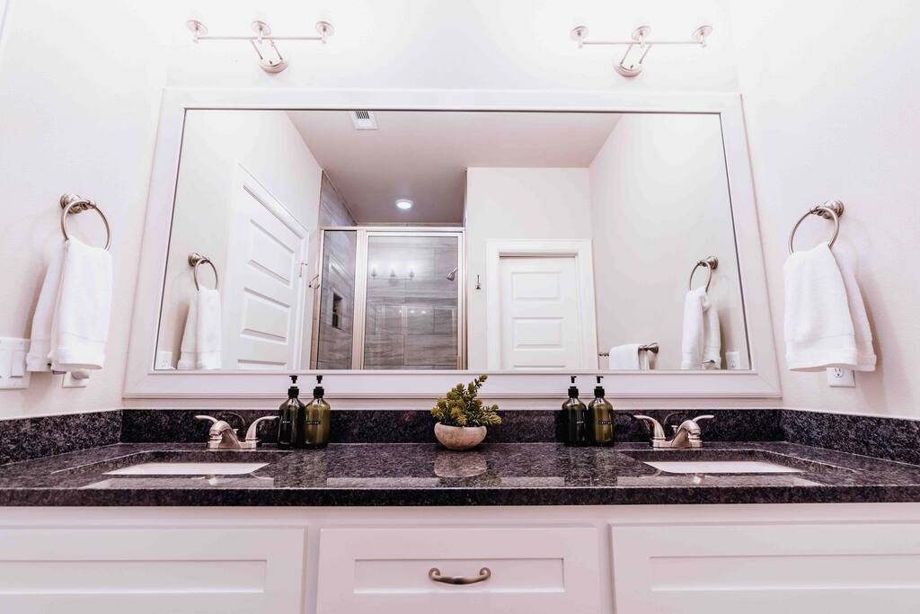 5TH N DICKSON TOWNHOUSES HPR-BENTONVILLE - Residential Lease