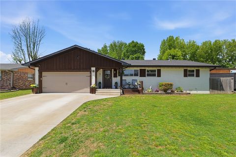 Photo of 1300 Dyer Street, Springdale, AR 72762 (MLS # 1344302)