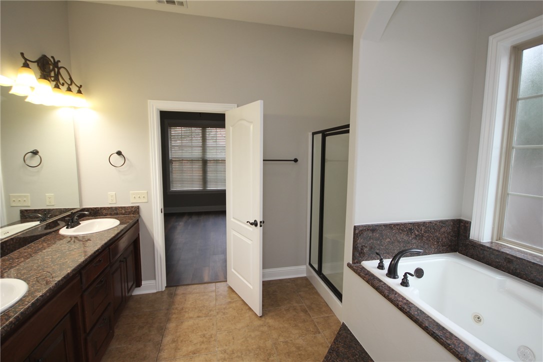 LYNDAL HEIGHTS PH 5-BENTONVILLE - Residential