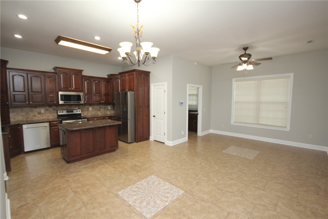 LYNDAL HEIGHTS PH 5-BENTONVILLE - Residential