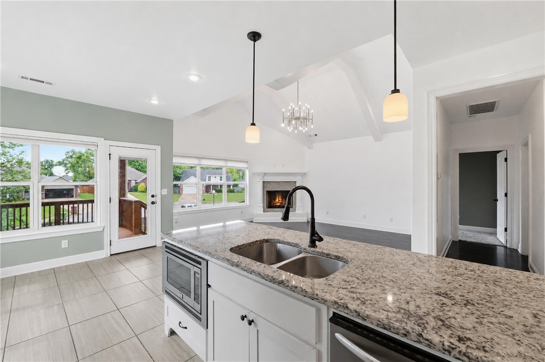 Champions Estates Rogers - Residential