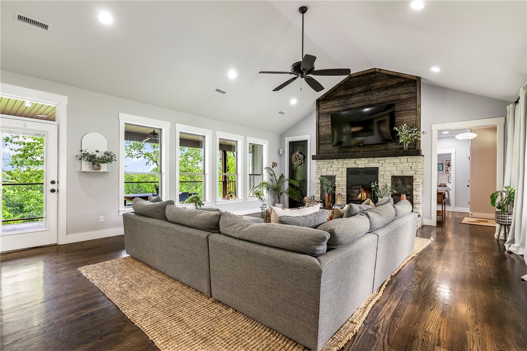 Mountain Lake Estates - Residential