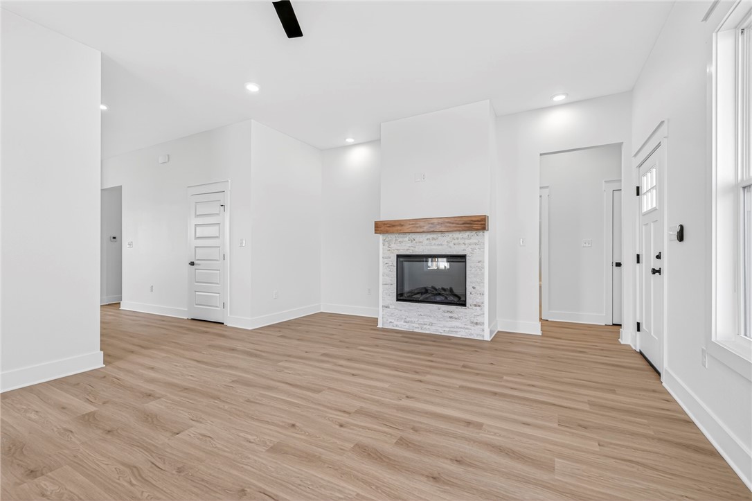 Wells Lake Cottages At Chaffee Crossing - Residential