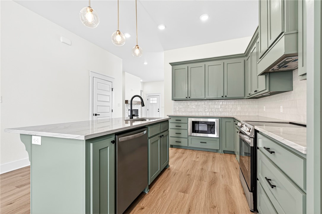 Wells Lake Cottages At Chaffee Crossing - Residential