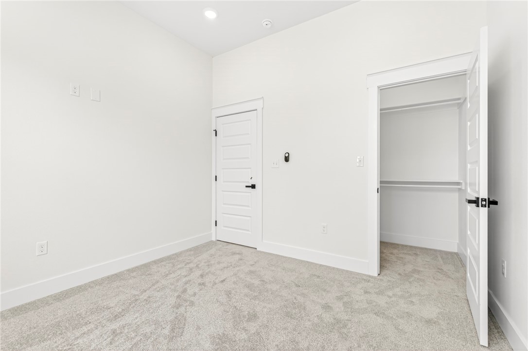 Wells Lake Cottages At Chaffee Crossing - Residential