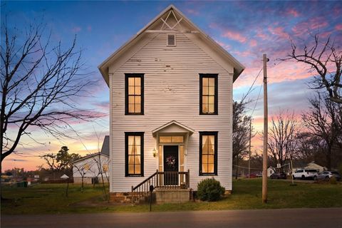 Photo of 9 Locust Avenue, Farmington, AR 72730 (MLS # 1338880)