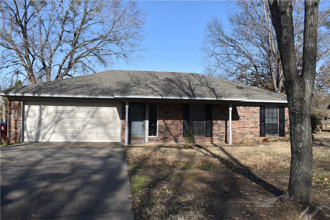 SELLER SAYS SELL SELL SELL! Price reduced $5000! Seller is moving to NWA and is motivated! 
Beautifully renovated full brick home in quiet neighborhood in Fianna Hills. New vinyl plank wood grain flooring, ceramic tile, bathrooms remodeled, new ceiling texture (no popcorn!) and over 30 new recessed LED lights, ceiling light fixture/fans, new paint. Living area has a brick fireplace with gas hookup. Eat-in kitchen with a bay window. Enjoy the outside in the screened in porch, or out on the deck! Home is on the former golf course fairway and lends great separation from back neighbors. Spring is almost here and you can enjoy walking the cart paths! Very quiet end of culdesac! Close to shopping. Call to see today!