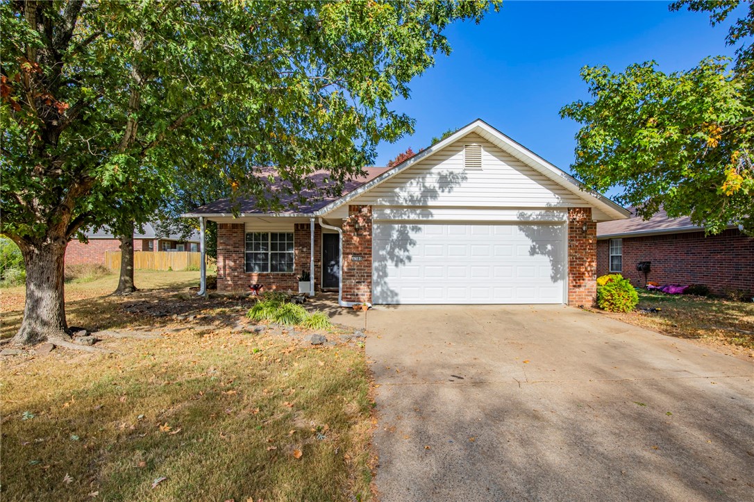 Well maintained 3 bedroom 2 bath home in a quiet neighborhood. Home features vaulted ceilings in the living room provides a welcoming and spacious feel as you enter the home, fireplace, and a pergola on the back patio. Back yard is equipped with a privacy fence providing a perfect place for your pets. Walking trail and city park conveniently located at the end of the cul-de-sac. Home is minutes from downtown Fayetteville.