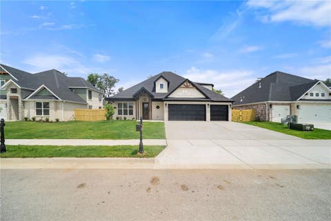Photo of 1330 Josephine Drive, Centerton, AR 72719 (MLS # 1349079)