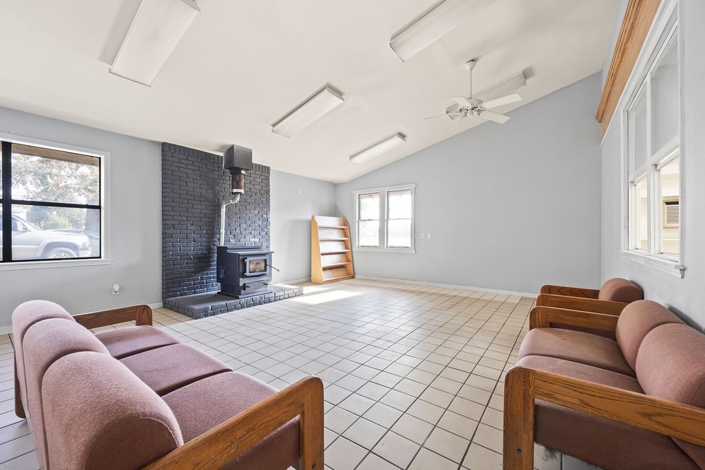 Gentry Orig Gentry - Commercial Lease
