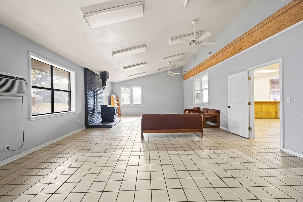 Gentry Orig Gentry - Commercial Lease