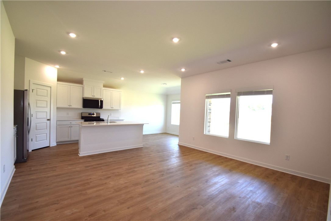 Wagon Wheel Crossing - Residential Lease