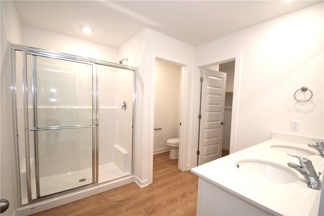 Wagon Wheel Crossing - Residential Lease