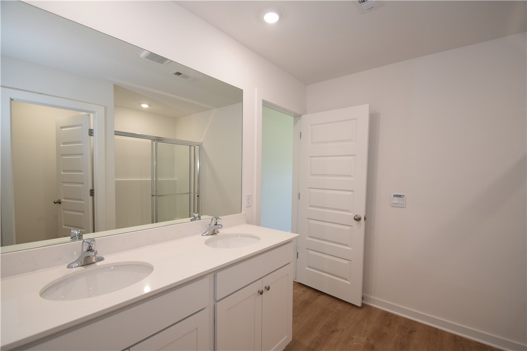 Wagon Wheel Crossing - Residential Lease