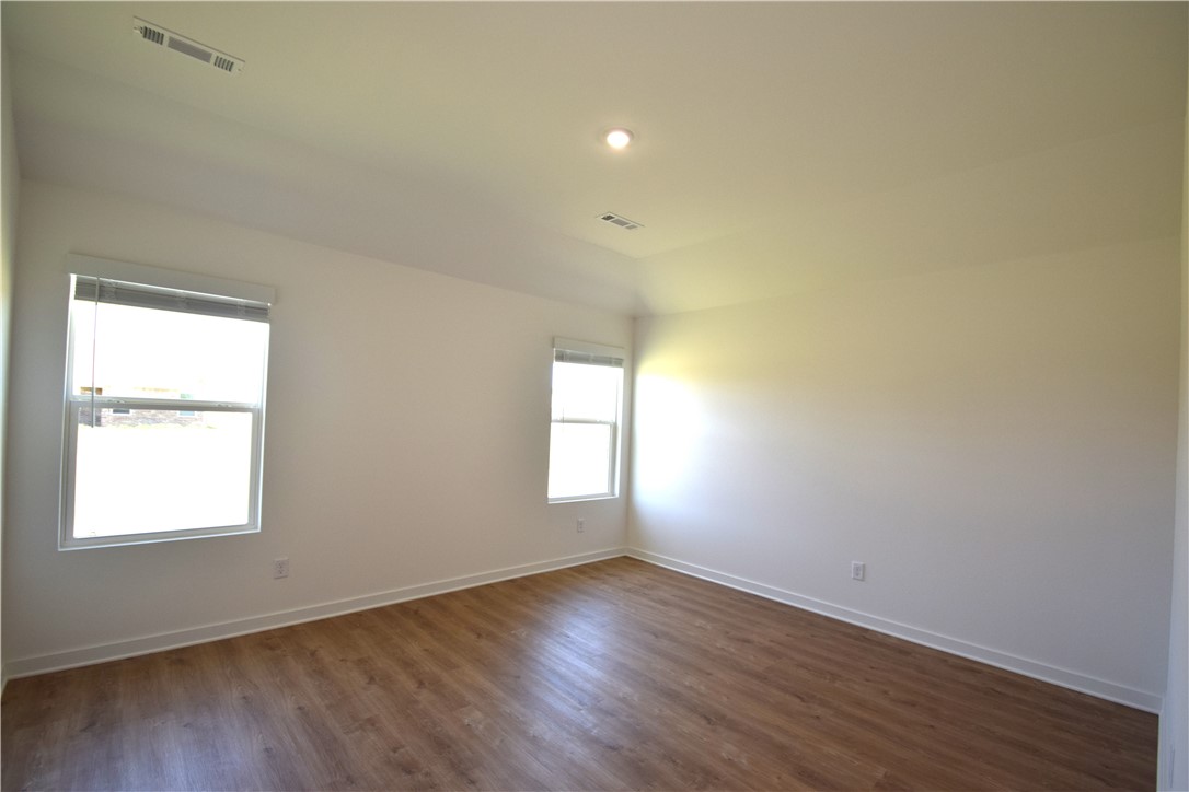 Wagon Wheel Crossing - Residential Lease