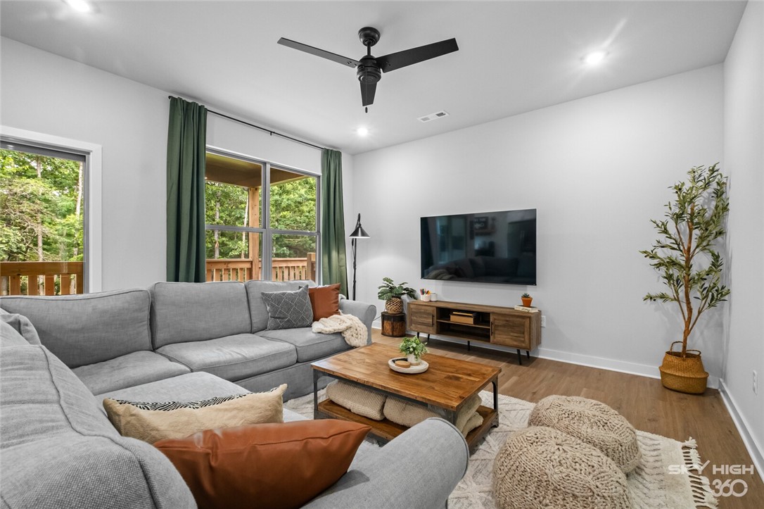 Rugby Sub Bvv - Residential Lease
