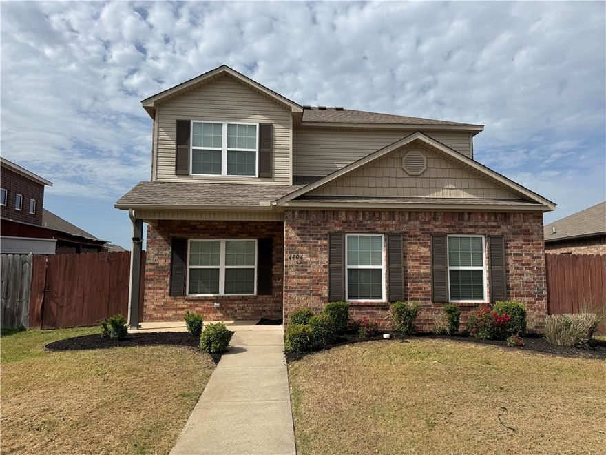 Welcome to this inviting home nestled in the heart of Bentonville close to the Walmart DC, Featuring 3 bedrooms and 2 full bathrooms and second living area upstairs, and updates throughout including fresh paint, new carpet and new appliances this home is move ready.. don’t miss your chance to own it!