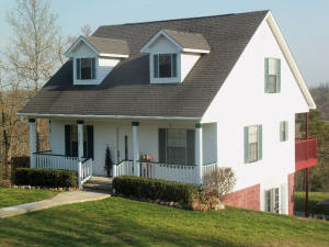 Hunter's Paradise! 3 bedroom, 2 1/2 bath home in excellent condition. 48 wooded acres loaded with wildlife, creeks, springs, 2 caves & awesome 4-wheeler trails! Spectacular long distance views. Home has many extras including walk-in closet & office area in master. Basement has a rec. room complete w/wet bar & pool table. Equipped theater room w/6 lazy boy chairs, projector & screen. 2