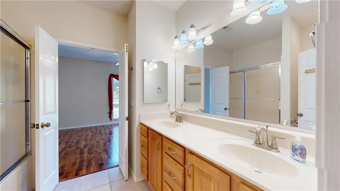 Bella Vista, Arkansas 72715, United States, 3 Bedrooms Bedrooms, ,2 BathroomsBathrooms,Residential,Pending,182727