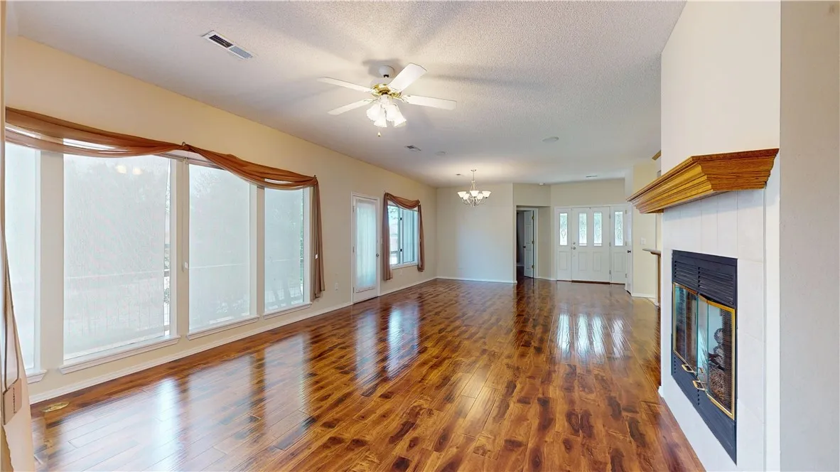 Bella Vista, Arkansas 72715, United States, 3 Bedrooms Bedrooms, ,2 BathroomsBathrooms,Residential,Pending,182727