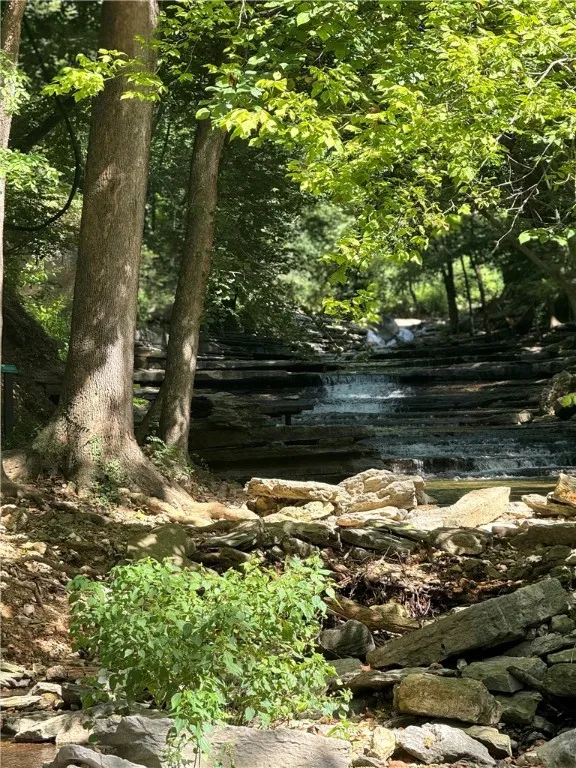 Bella Vista, Arkansas 72715, United States, 3 Bedrooms Bedrooms, ,2 BathroomsBathrooms,Residential,Pending,182727