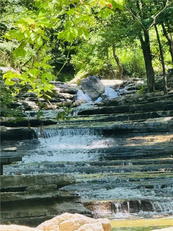 Bella Vista, Arkansas 72715, United States, 3 Bedrooms Bedrooms, ,2 BathroomsBathrooms,Residential,Pending,182727