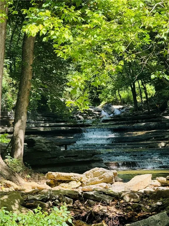 Bella Vista, Arkansas 72715, United States, 3 Bedrooms Bedrooms, ,2 BathroomsBathrooms,Residential,Pending,182727