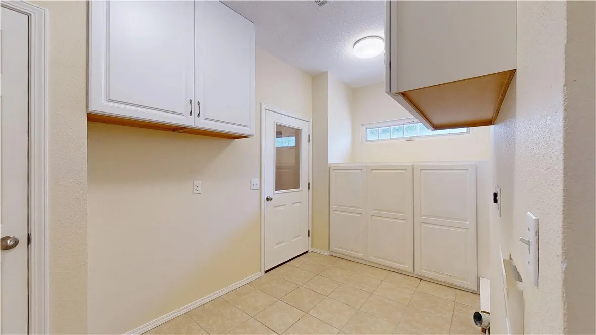 Bella Vista, Arkansas 72715, United States, 3 Bedrooms Bedrooms, ,2 BathroomsBathrooms,Residential,Pending,182727