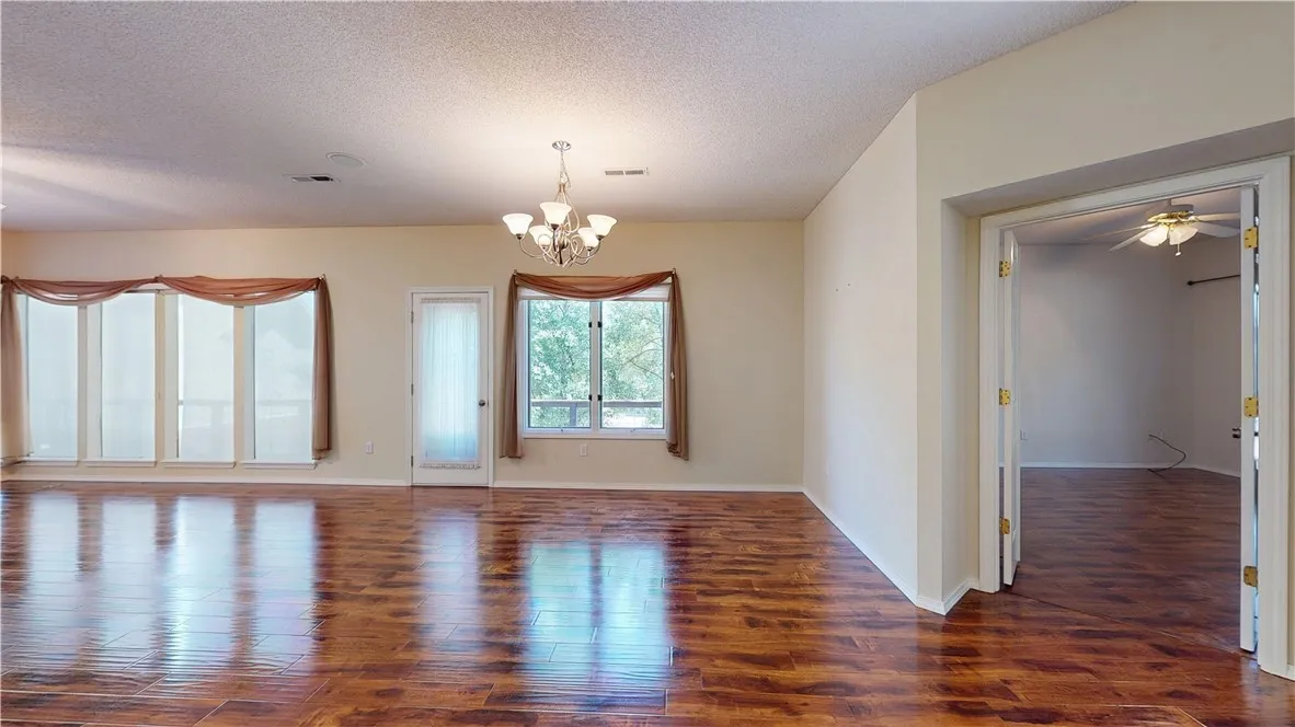 Bella Vista, Arkansas 72715, United States, 3 Bedrooms Bedrooms, ,2 BathroomsBathrooms,Residential,Pending,182727