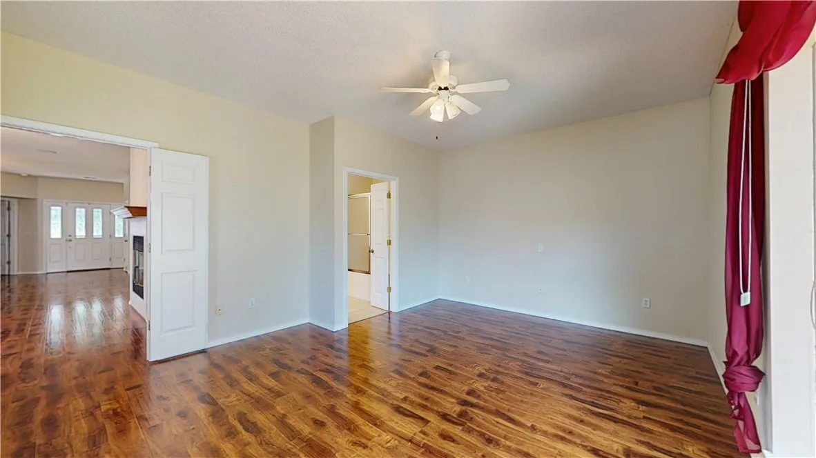 Bella Vista, Arkansas 72715, United States, 3 Bedrooms Bedrooms, ,2 BathroomsBathrooms,Residential,Pending,182727