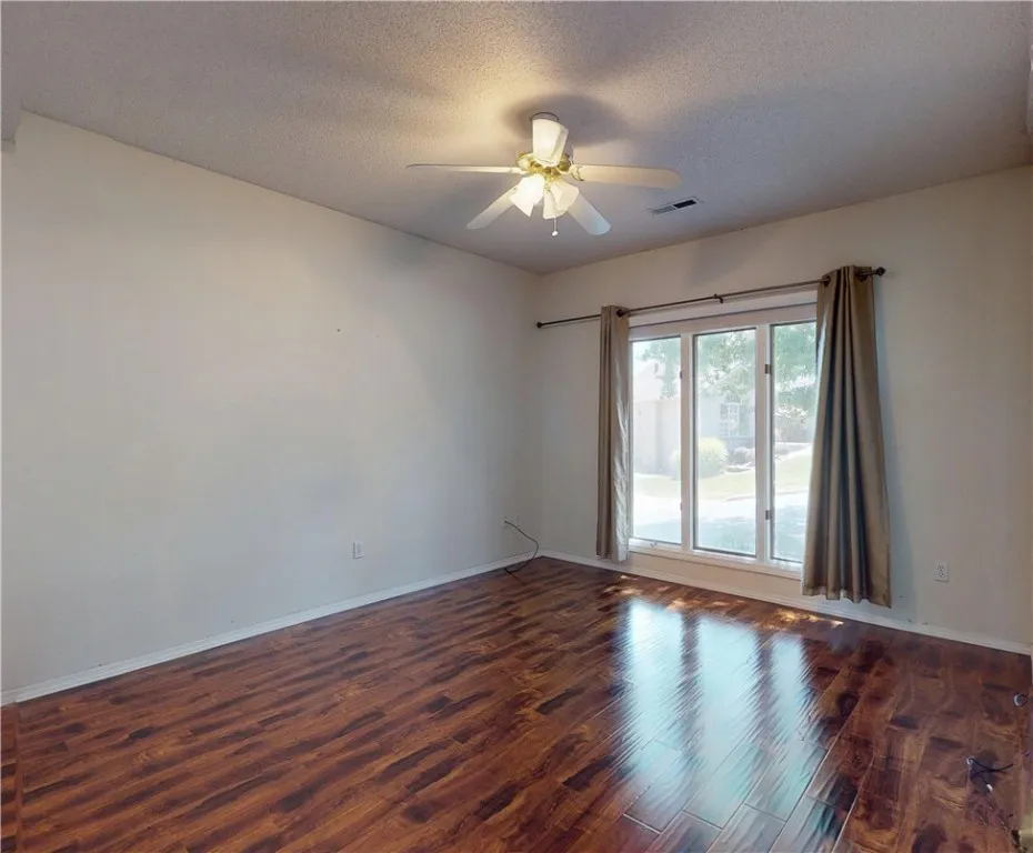 Bella Vista, Arkansas 72715, United States, 3 Bedrooms Bedrooms, ,2 BathroomsBathrooms,Residential,Pending,182727