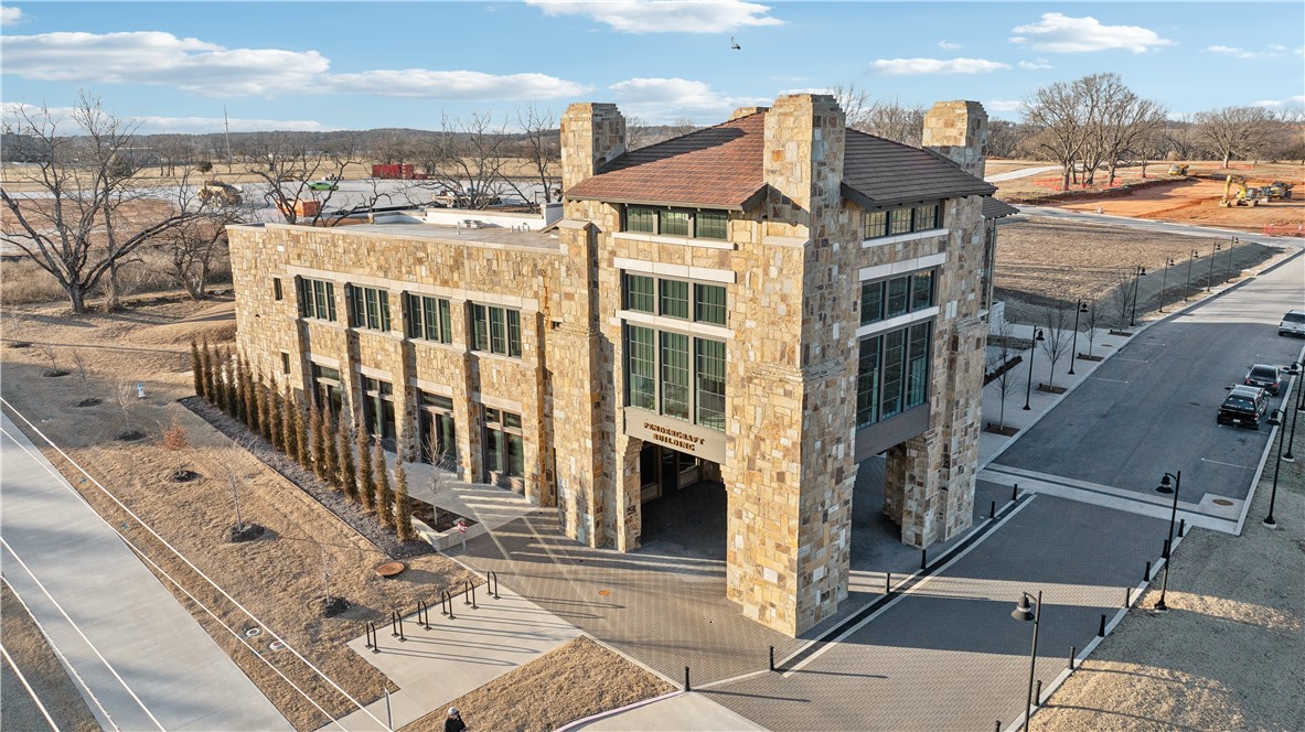 From I-49, take exit 55 for Garland Ave. Head east on Garland Ave for approximately 1 mile. Turn right onto North Mansfield Ave. The Pendergraft Building will be on your right at 2828 N Mansfield Ave. The property is easily identifiable by its distinctive stone facade and prominent location at the entrance to Drake Farms.