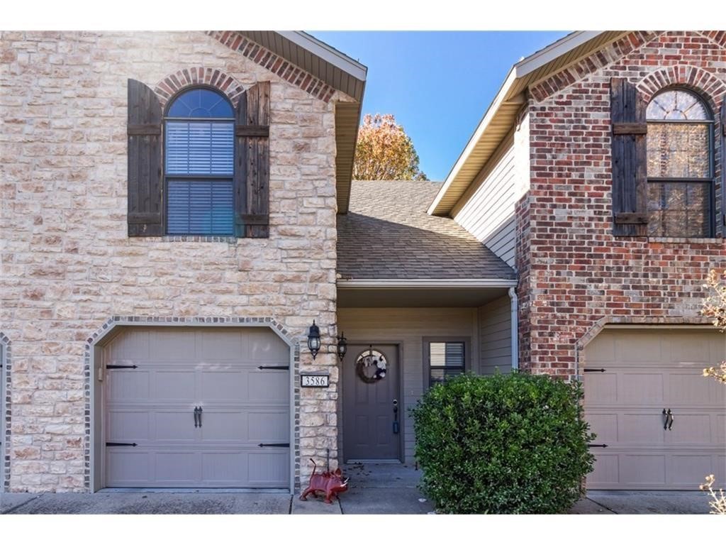 Charming French Country-style townhome with 2 bedrooms, 2.5 baths, and a cozy fireplace. Located minutes from the University of Arkansas, Dickson Street, and the Fayetteville Historic Square, offering easy access to dining, shopping, and entertainment. Nearby attractions include the Razorback Regional Greenway for outdoor activities and the Northwest Arkansas Mall for shopping.** $250 non-refundable pet fee per pet.**