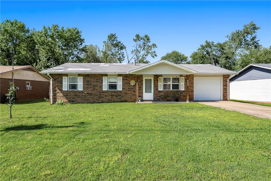 Prime location!! This home is located less than a mile from The Momentary and 1.5 miles form Walmart Home Office! This updated home offers the perfect blend of comfort, convenience, and modern upgrades — all in the heart of Bentonville. This home has a fully remodeled interior, large backyard, and premium location. All appliances will stay making this home move in ready!
Whether you’re a first-time homebuyer, investor, or looking for a perfectly located residence in Bentonville, this one checks all the boxes. Don't miss your opportunity to own an affordable home in one of the most sought after locations in Bentonville!