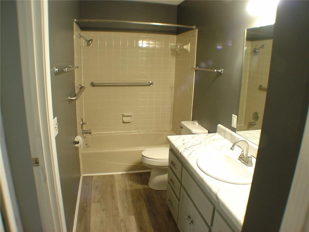 Brompton Courts Bvv - Residential Lease