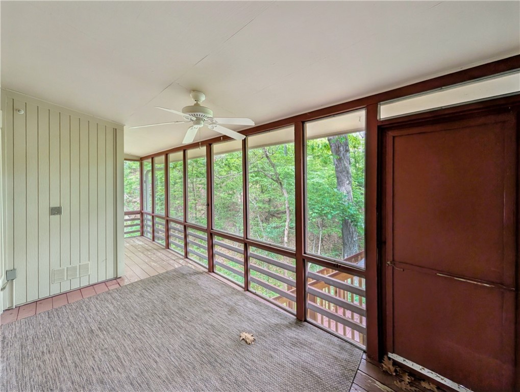 Townhouse Tct 3 A/K/A Drake Court Bvv - Residential