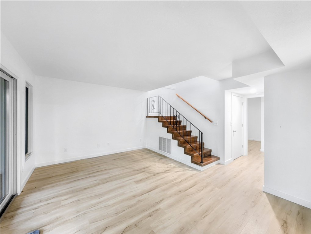 Townhouse Tct 3 A/K/A Drake Court Bvv - Residential