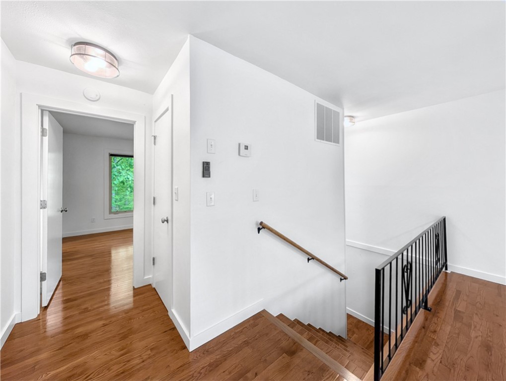 Townhouse Tct 3 A/K/A Drake Court Bvv - Residential