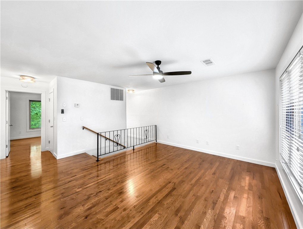 Townhouse Tct 3 A/K/A Drake Court Bvv - Residential
