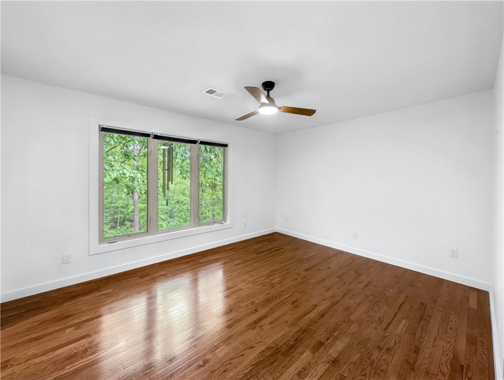 Townhouse Tct 3 A/K/A Drake Court Bvv - Residential
