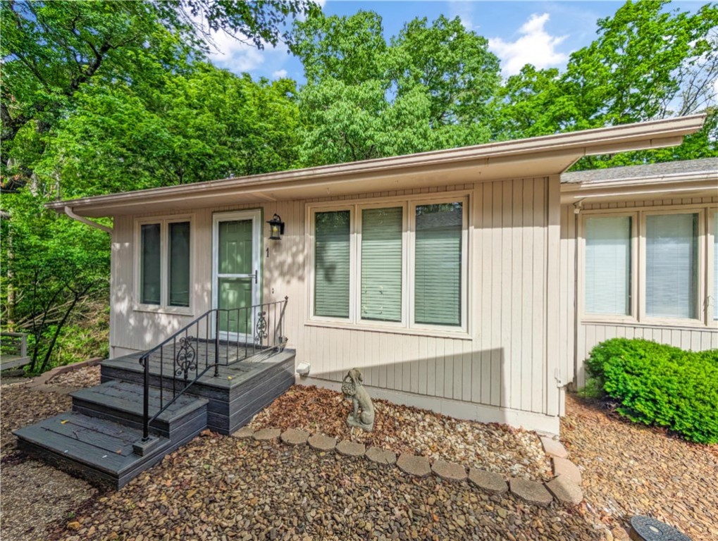 Townhouse Tct 3 A/K/A Drake Court Bvv - Residential