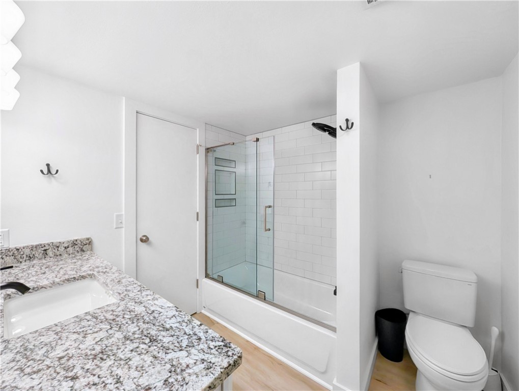 Townhouse Tct 3 A/K/A Drake Court Bvv - Residential